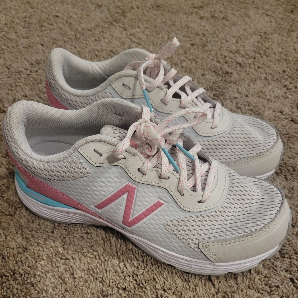 New Balance Youth 680 v6 Running Shoes Yoith size 5 Wide